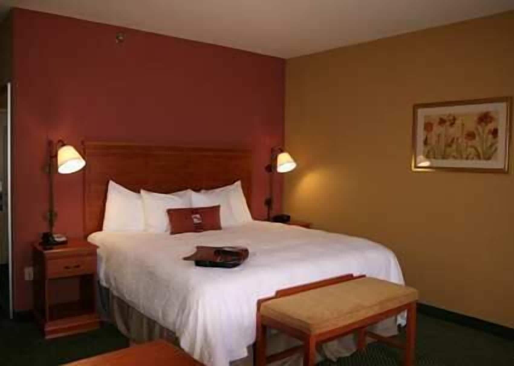 Hampton Inn Гарден-Сити Экстерьер фото