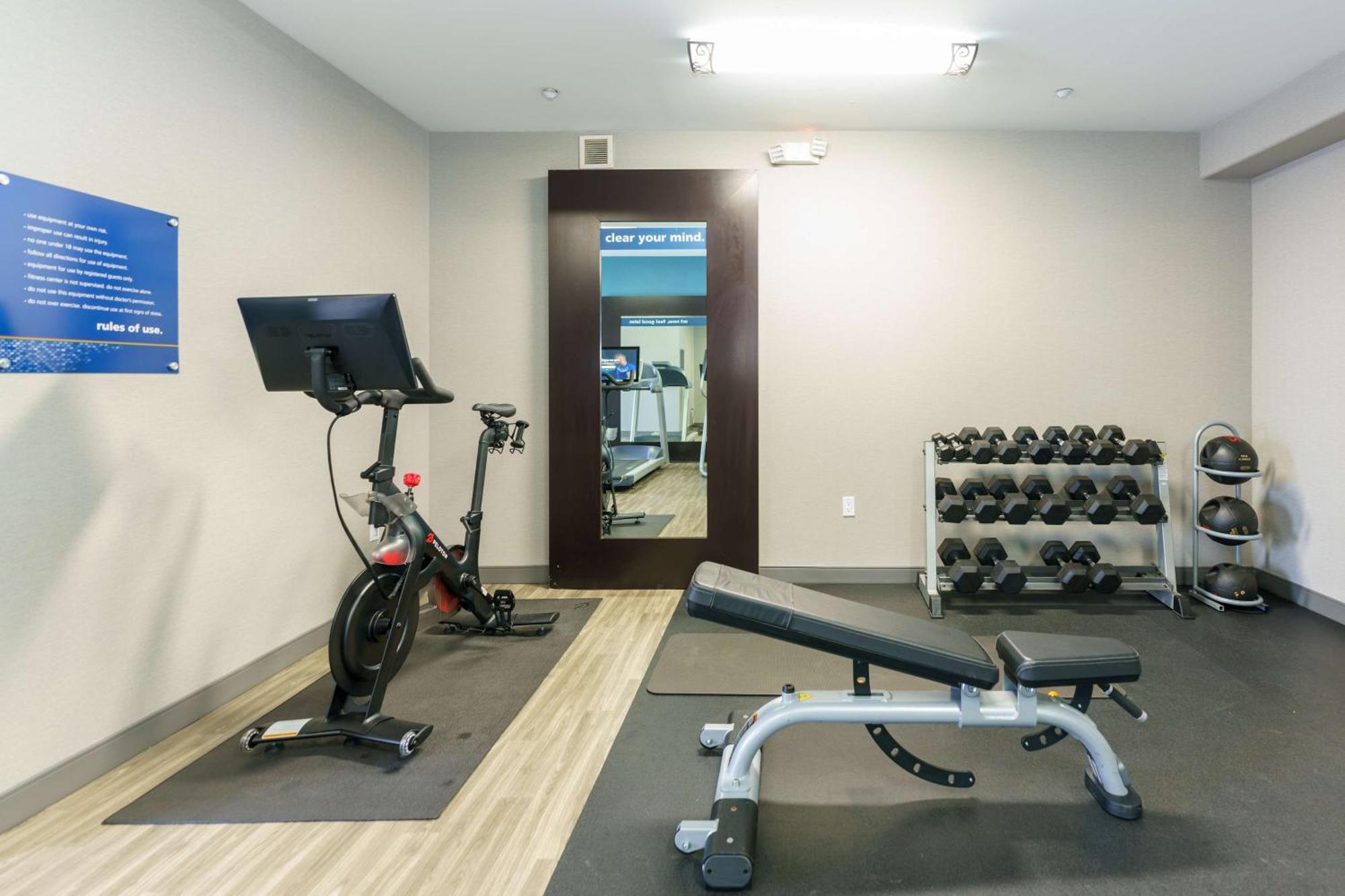 Hampton Inn Гарден-Сити Экстерьер фото