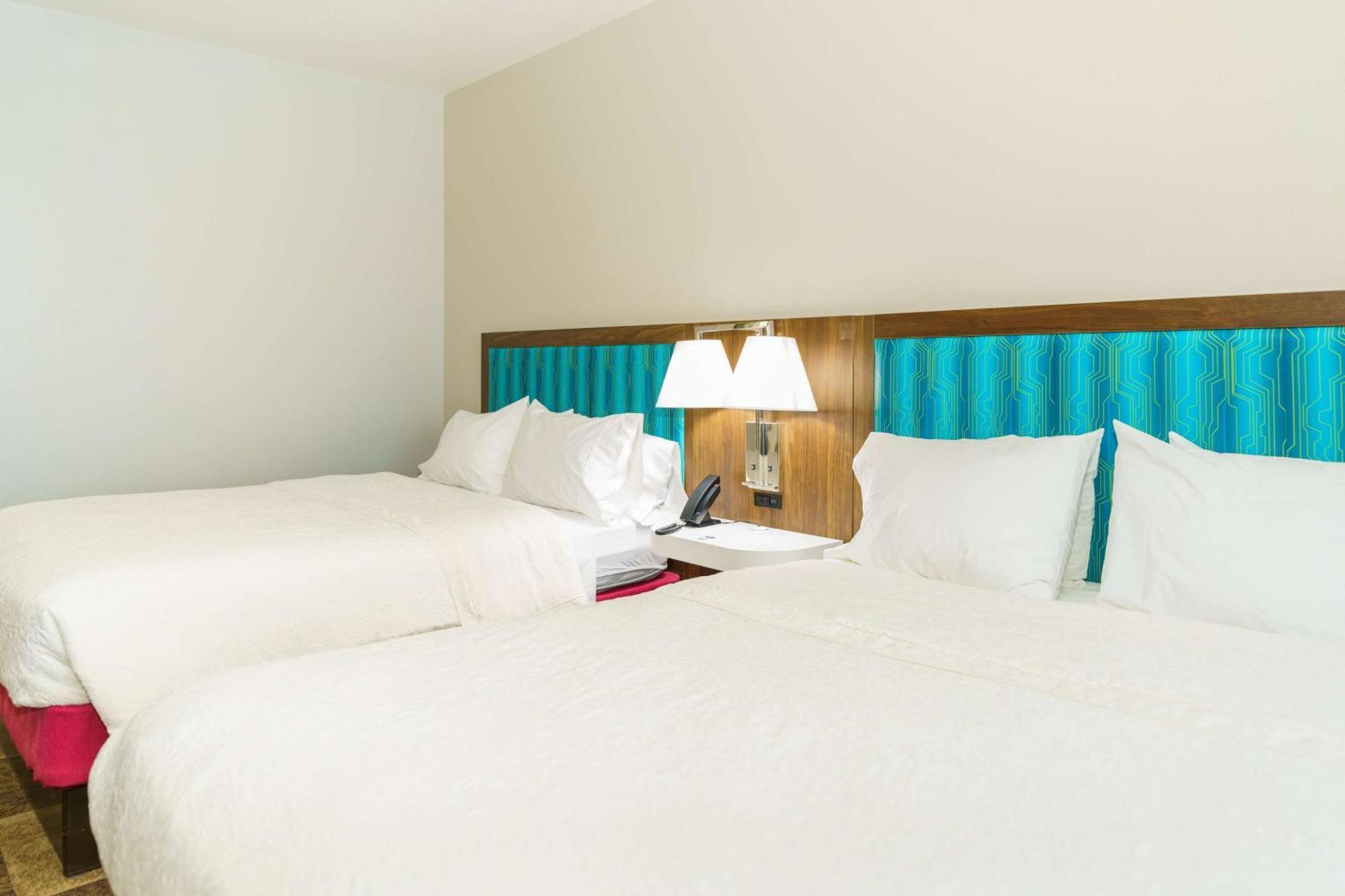Hampton Inn Гарден-Сити Экстерьер фото
