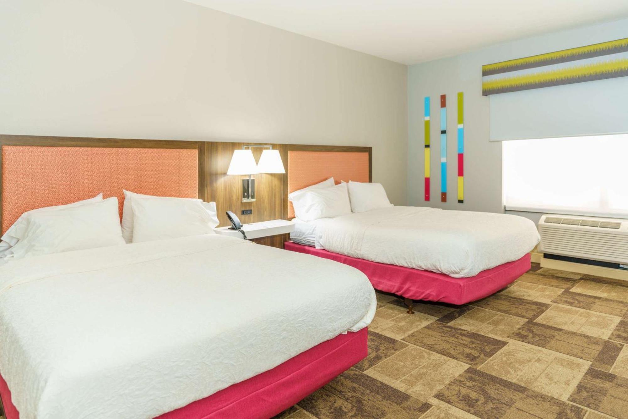 Hampton Inn Гарден-Сити Экстерьер фото