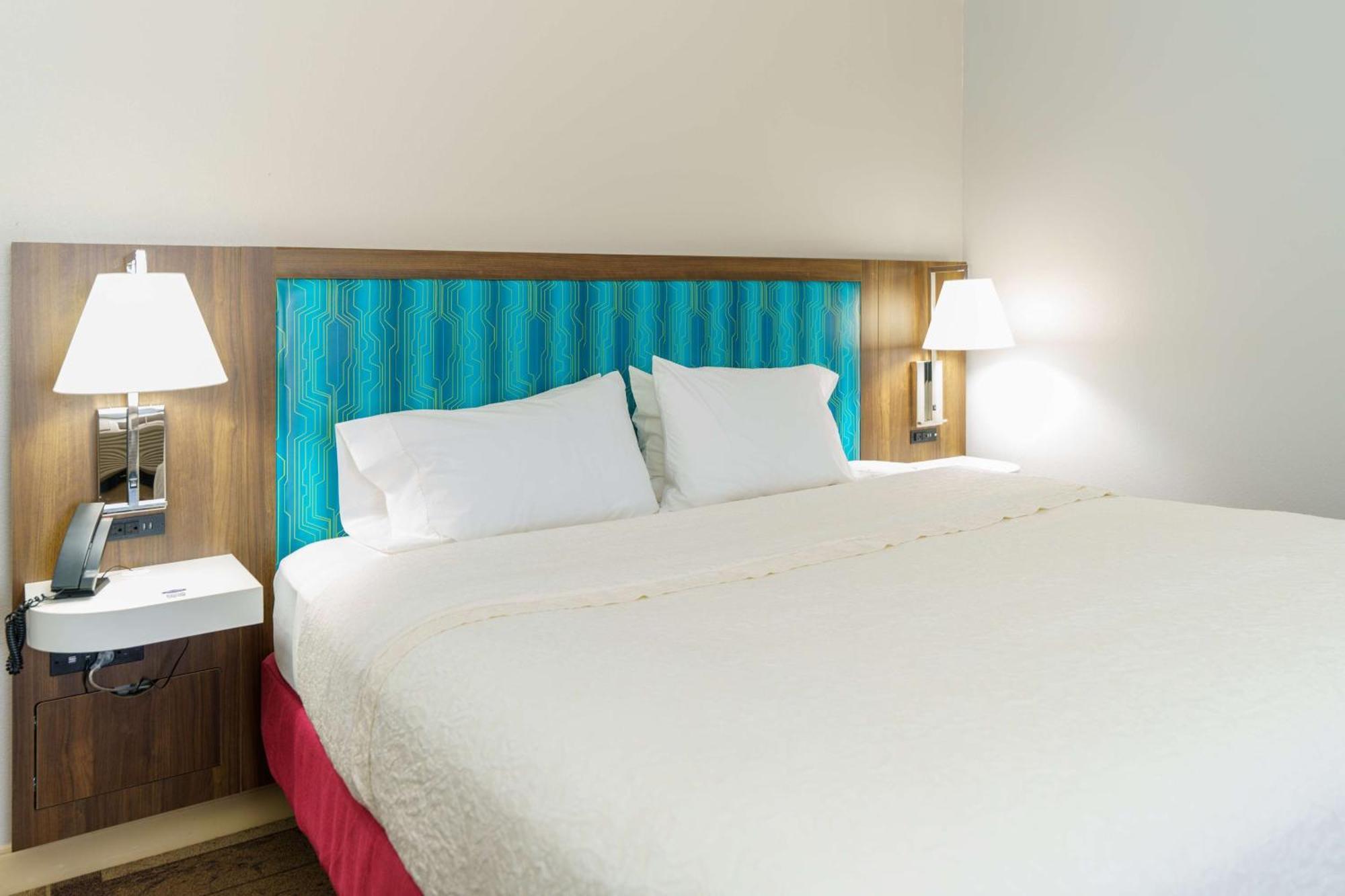 Hampton Inn Гарден-Сити Экстерьер фото