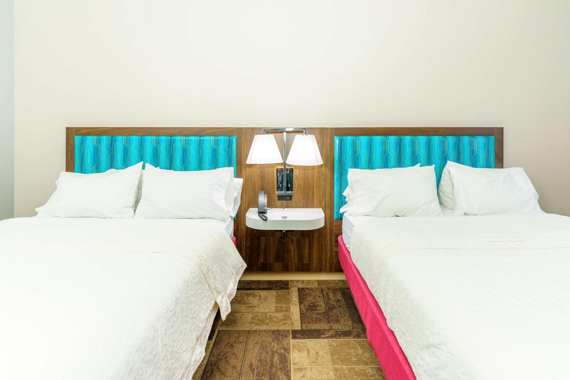 Hampton Inn Гарден-Сити Экстерьер фото